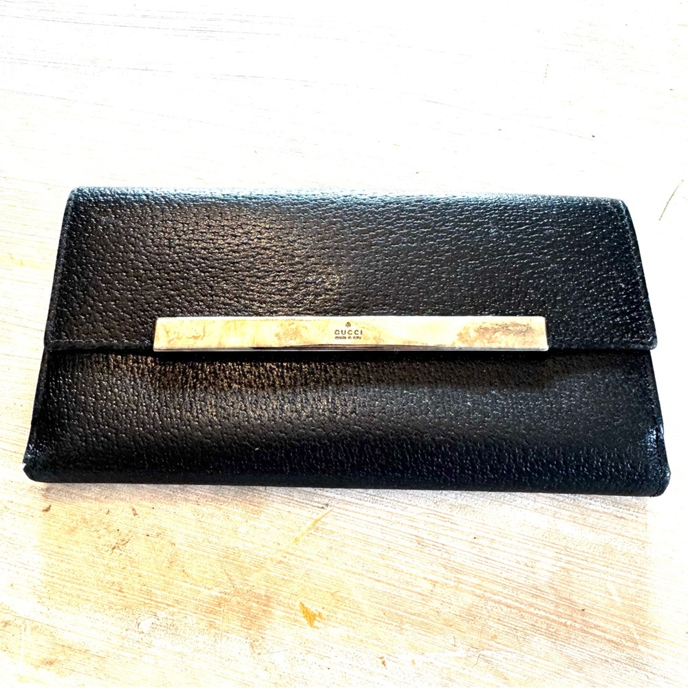 Vintage Gucci Black Leather Continental Wallet with Silver Bar Detail